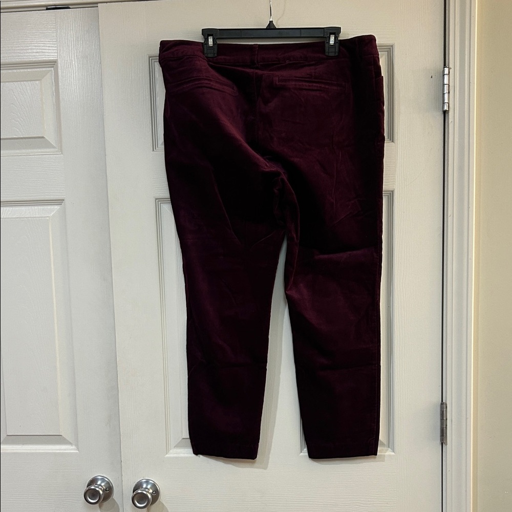 Old Navy Women's Burgundy Velvet Skinny Pants - Picture 2 of 5